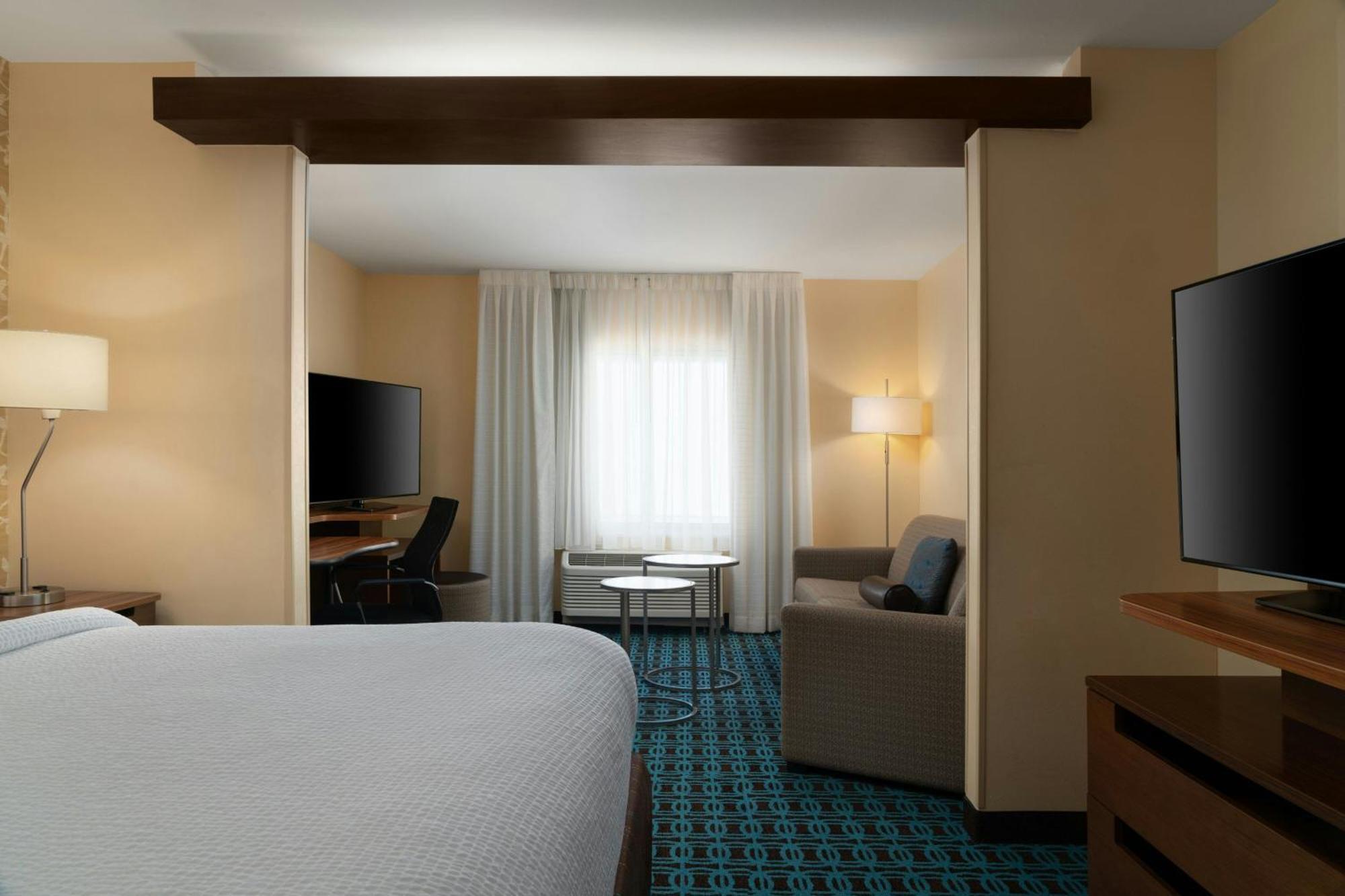Fairfield Inn & Suites By Marriott London Exterior photo