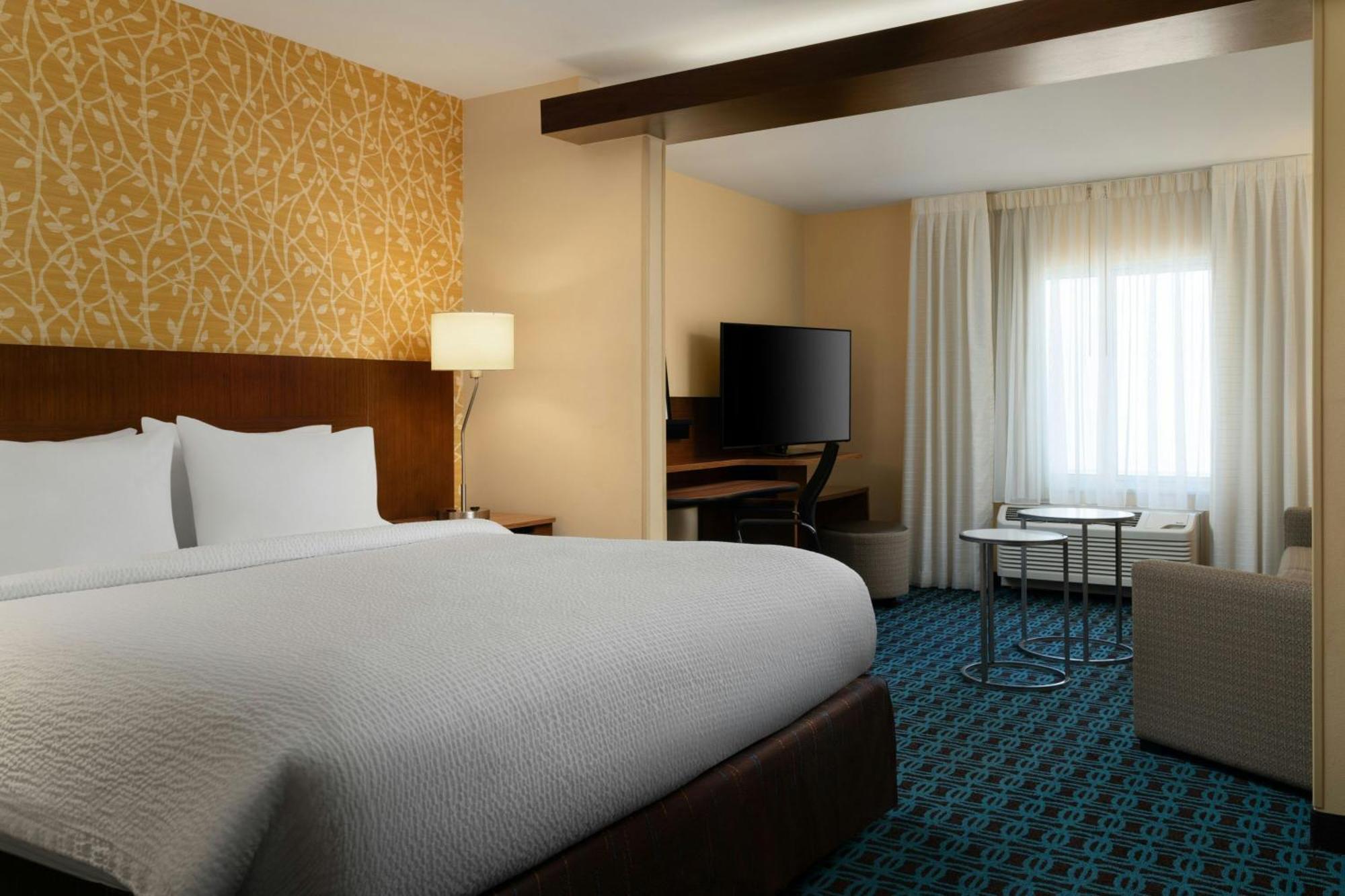 Fairfield Inn & Suites By Marriott London Exterior photo
